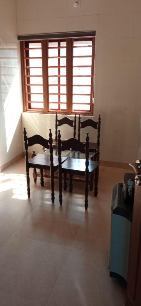 Sivaranjini Tourist Villa Guruvāyūr Екстериор снимка